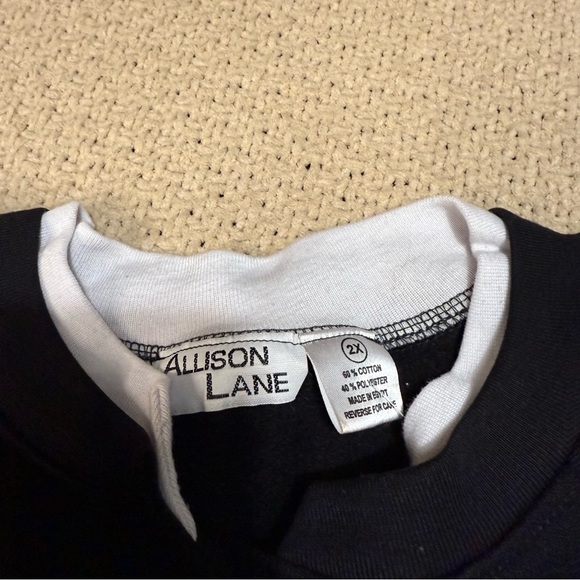 Vintage Christmas Cardinal Embroidered Black Snap-Up Sweatshirt - Picture 4 of 4